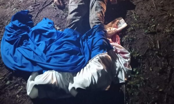 Acuchillan y matan a nativo