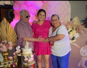 Nieta de Quemil Yambay criticada por cantar con short: “Soy artista usando bombacha o lo que se me antoje”