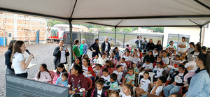 Voluntarios de empresa explican el sentido de la Semana Santa a niños del hogar Las Tías - La Clave