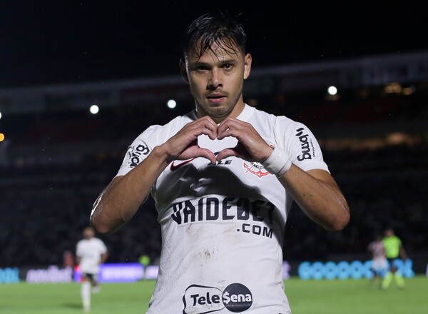 Ángel Romero criticó a presidente del Palmeiras tras cánticos xenófobos - 1000 Noticias