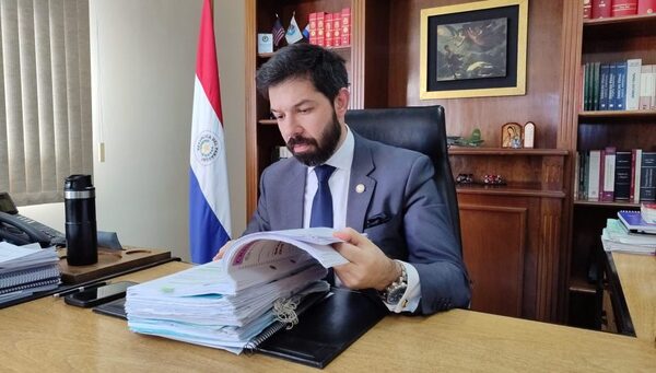 Caso pagarés: juzgado rechaza nulidad de imputación contra actuaria Gloria Martínez - PDS RADIO Y TV