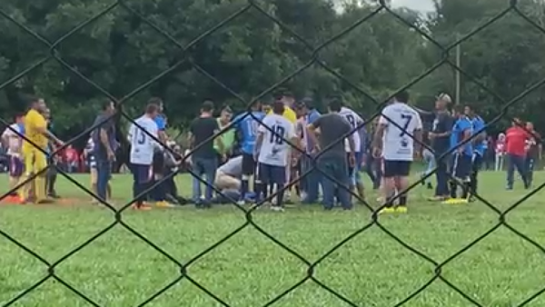 Joven muere de un infarto en medio de un partido de fútbol en Amambay
