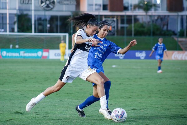 Olimpia se reencontró con el triunfo y sigue como líder solitario en el futbol femenino - 1000 Noticias