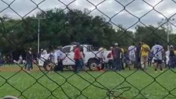 ¡Qué desgracia! Un joven sufrió un infarto en plena cancha y murió