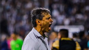 Olimpia: Universitario anuncia la salida de Fabián Bustos