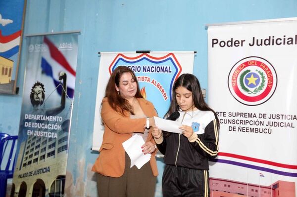 Más de 1.200 personas participaron de charlas educativas en Ñeembucú