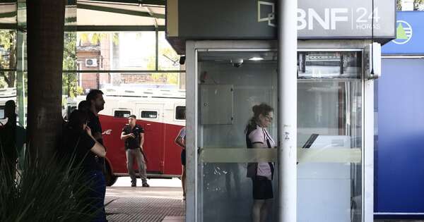 Diario HOY | Jubilados de IPS cobran sus haberes este Miércoles Santo