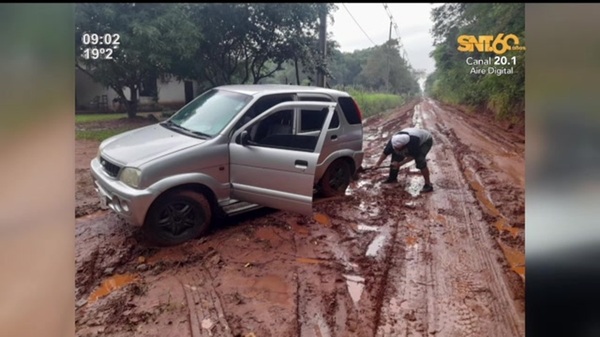 Vecinos de Atyrá reclaman por el mal estado de los caminos - SNT