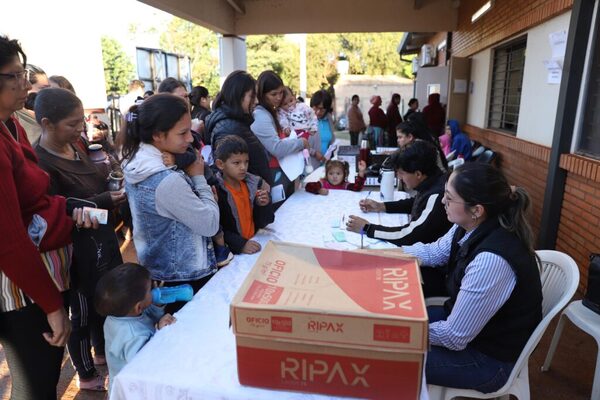 Más de 800 atenciones gratuitas en jornada de salud impulsada por la Gobernación del Alto Paraná - ADN Digital