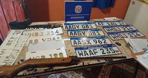 Diario HOY | Allanan serigrafía donde falsificaban chapas vehiculares en Encarnación