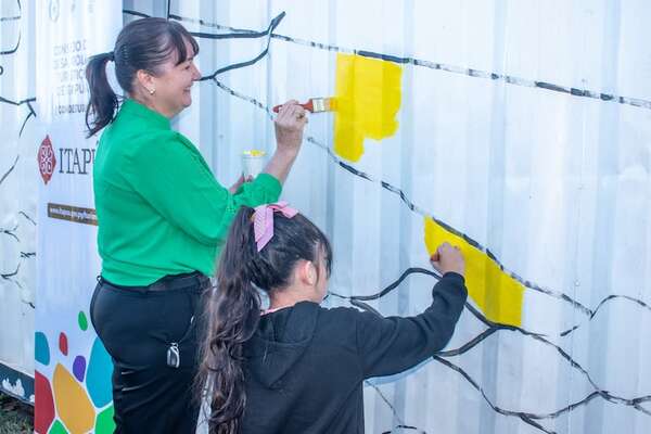 Presentan mural colaborativo en la playa San José de Encarnación - Nacionales - ABC Color