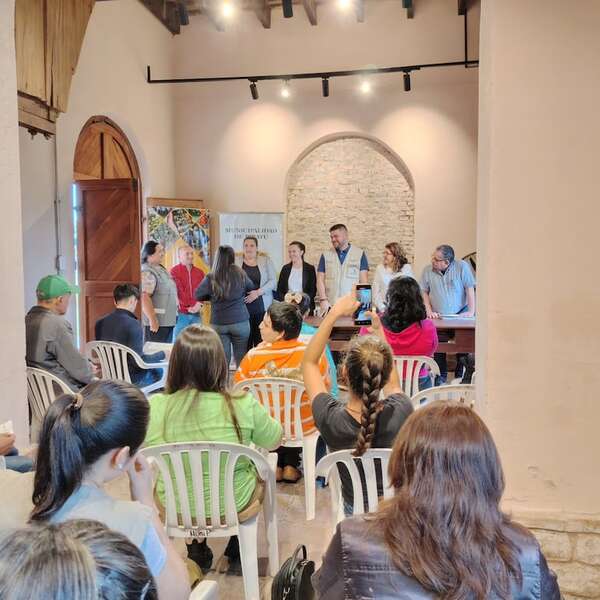 Jóvenes se capacitan para impulsar el desarrollo del turismo en Paraguarí - Nacionales - ABC Color