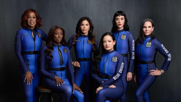 Katy Perry cumple vuelo espacial con tripulación 100% femenina
