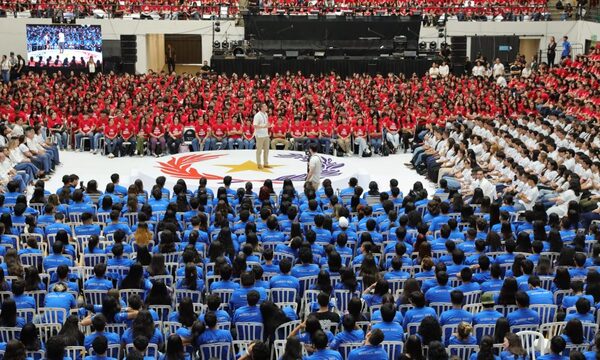 Entrega histórica de 6.796 becas del Gobierno marca un hito en la educación paraguaya