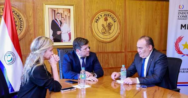 La Nación / Empresarios paraguayos podrían aprovechar plataforma logística de Panamá, destaca embajador