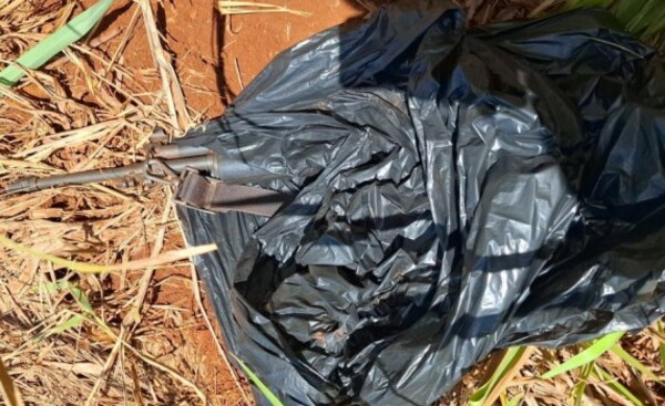 Recuperan fusil robado a policías durante violento asalto a camión  