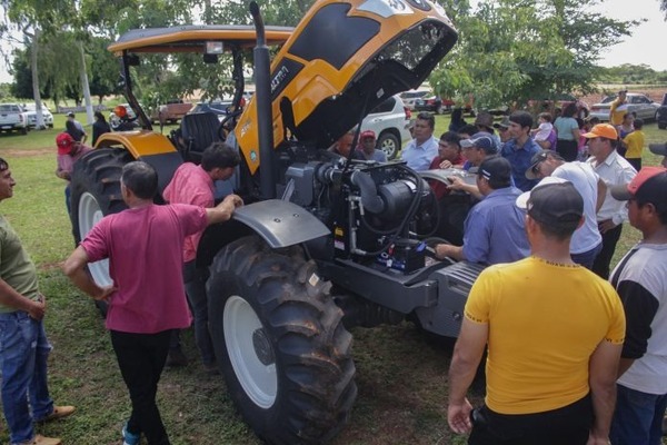 Productores de San José del Rosario reciben tractor e implementos agrícolas para fortalecer la mecanización - ADN Digital