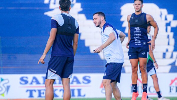 El Gallo tendrá varias bajas en debut del DT