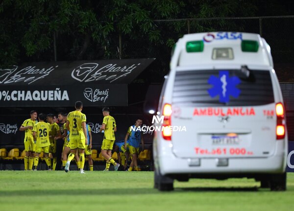 Versus / Fractura y cirugía para jugador de Recoleta tras brutal choque