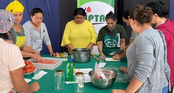 Mujeres rurales reciben capacitación para fortalecer emprendimientos