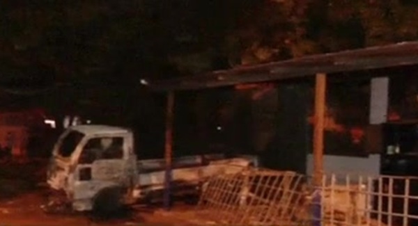 Turba incendia vivienda y camión en Capiatá tras un homicidio - SNT