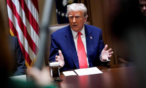 Trump da el primer paso para imponer aranceles a los chips y los productos farmac茅uticos