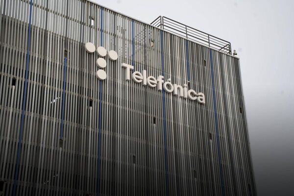 Telef贸nica acelera la salida de M茅xico, Chile, Uruguay y Ecuador tras la liquidaci贸n de Per煤