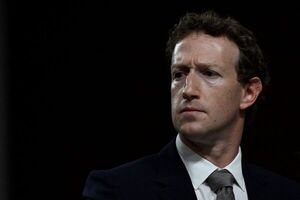 Mark Zuckerberg defiende Facebook en el primer d铆a del juicio antimonopolio contra Meta