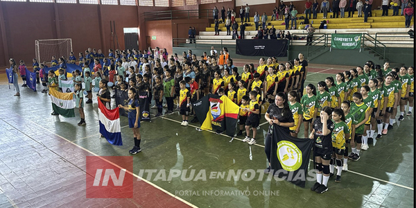 HISTÓRICO ARRANQUE DEL PRIMER CAMPEONATO DISTRITAL DE HANDBALL EN CAMBYRETÁ