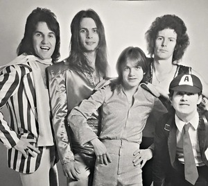 Primer vocalista de AC/DC se presenta este sábado en CDE - ADN Digital