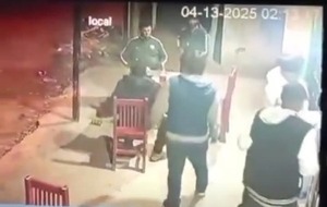 Paraguayos se enfrentaron en Argentina: Uno le dio un puñal en el corazón