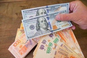 Fin del cepo cambiario en Argentina podría beneficiar al Paraguay, afirman - 1000 Noticias