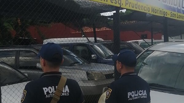 Hallan tres vehículos con chasis adulterado en una playa de San Lorenzo