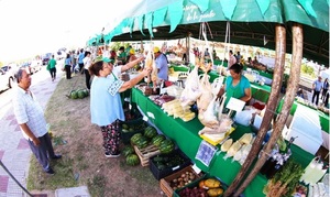 Exitosa Feria de la Agricultura Familiar por Semana Santa - OviedoPress