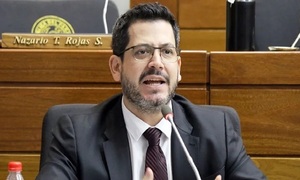 Escrache al diputado Raúl Latorre - OviedoPress
