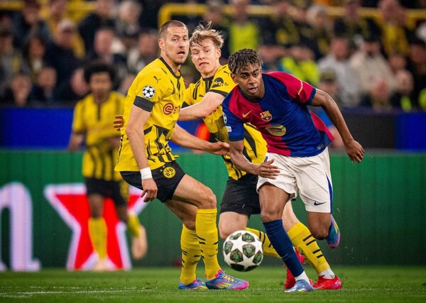 Versus / Barcelona pierde en Dortmund pero asegura el pase a 'semis' de Champions