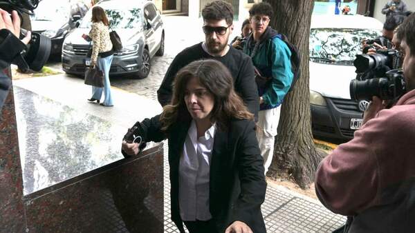 "Era un asco, había olor a pis", dijo Dalma Maradona sobre la casa en la que murió su padre