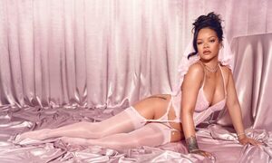 (GALERÍA) La cantante Rihanna encendió las redes con unas poses en lencería