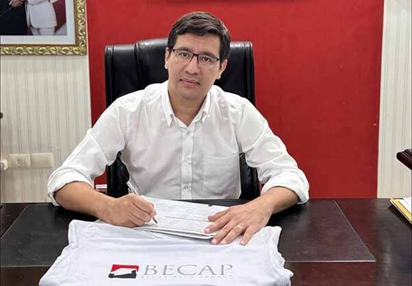 Gobernación de Alto Paraná adjudica 1.000 becas a estudiantes del departamento | DIARIO PRIMERA PLANA