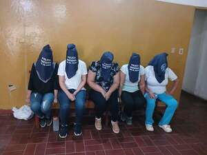 Ypacaraí: cocineras del programa “Hambre Cero” son aprehendidas por robo de insumos  - Policiales - ABC Color