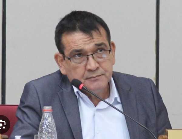Exsenador califica de vergonzosa propuesta de modificar ley de superintendencia de ministros
