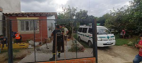 Albañil cayó de un andamio y sufrió lesiones en la cadera - Policiales - ABC Color