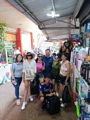 Vendedores del microcentro confían en la Semana Santa para repuntar sus ventas - La Clave