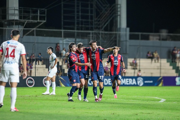 El Ciclón se reencontró con la victoria en el Apertura - trece