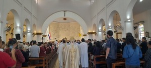 Misa Crismal reúne a sacerdotes y fieles en la Catedral de Encarnación