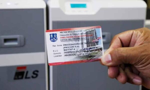 Santiago Peña promulga ley que unifica costos de las habilitaciones vehiculares – Prensa 5