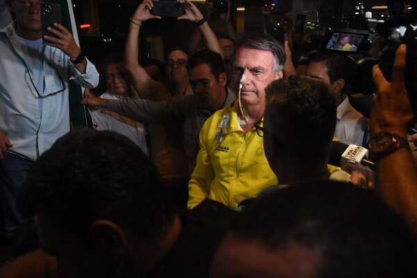 Bolsonaro permanece “estable” y con visitas restringidas en un hospital de Brasilia - Mundo - ABC Color