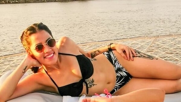 (VIDEO) ¡Conductora de tevé se declaró el “Grinch de los ramos de novia”!