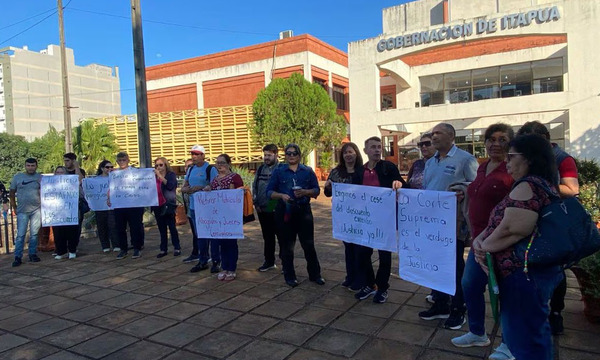 Víctimas de“Mafia de pagarés” en Itapúa se manifiestan y claman por justicia - OviedoPress