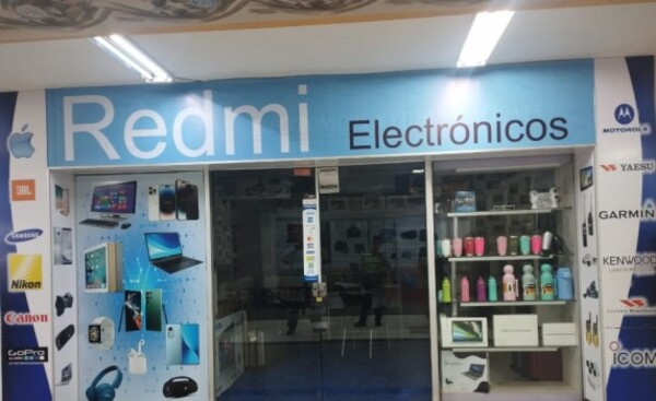 Estafan a turista argentino en un local comercial esteño